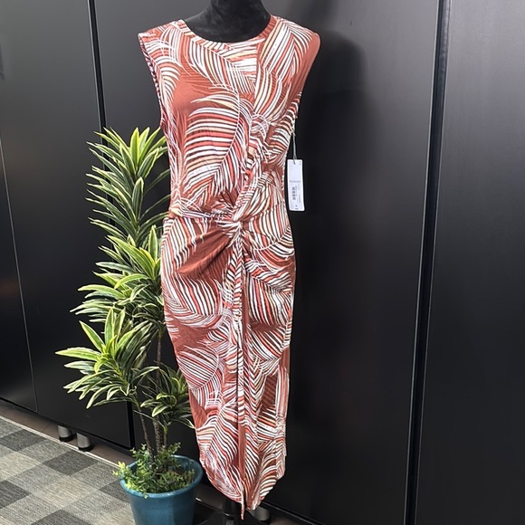 Liz Claiborne Mahogany Palms sleeveless,ruched front,slit hem,stretch, soft - Picture 1 of 11